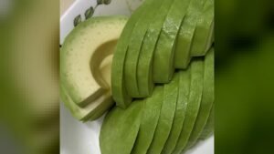 Abacate tem fibras que podem favorecer saciedade e funcionamento intestinal