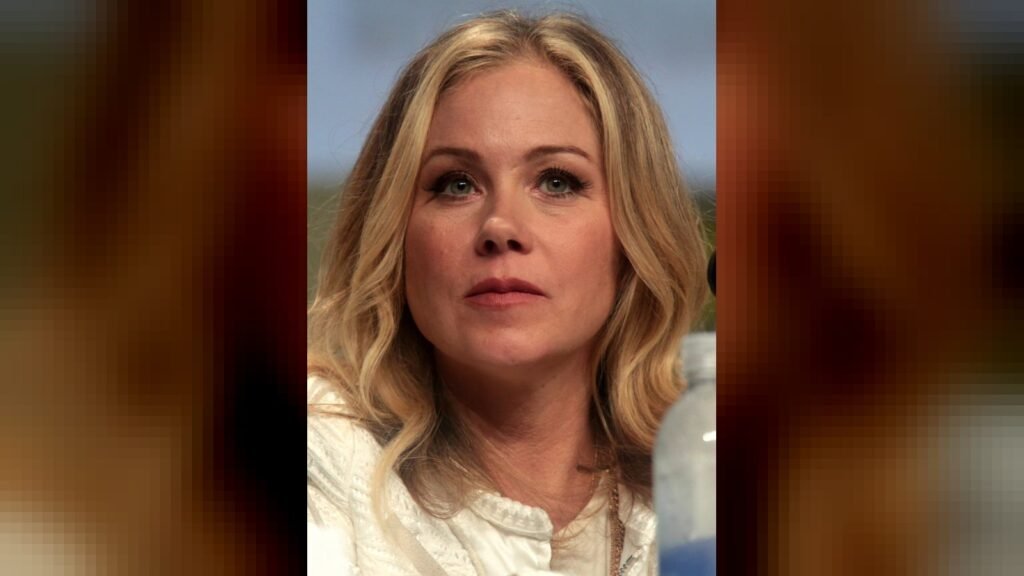 Christina Applegate relata histórico de internações após diagnóstico de esclerose múltipla Christina Applegate