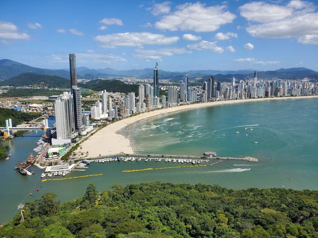 Doenças inflamatórias intestinais crescem cinco vezes no Brasil em 13 anos Balneário Camboriú