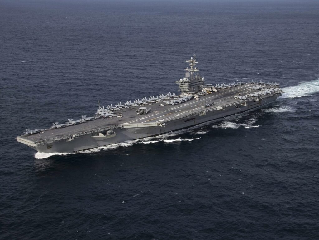 Grupo do USS Abraham Lincoln registrou oito tentativas de suicídio USS Abraham Lincoln (CVN-72)
