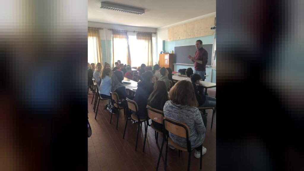 Pesquisa na Itália aponta ansiedade e estresse ligados à escola entre estudantes