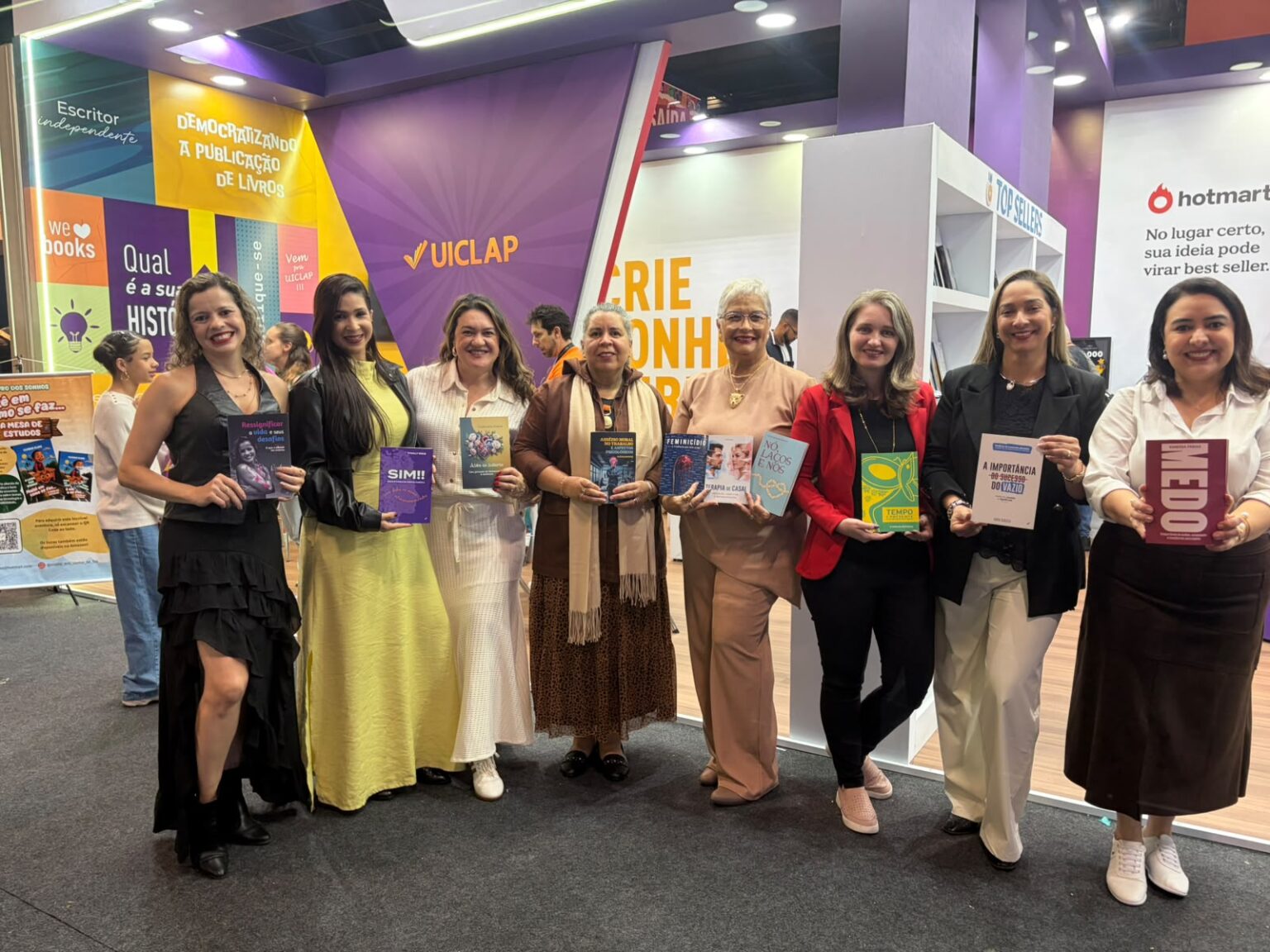Afeto e Literatura: Oito Psicólogas de Várias Regiões do Brasil se Reúnem na Bienal do Livro em SP