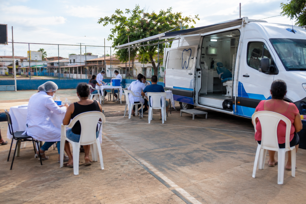 Rio Branco leva consultas, vacinação e odontologia à Cadeia Velha