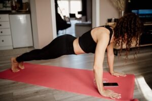 Seis exercícios que ajudam a fortalecer o core