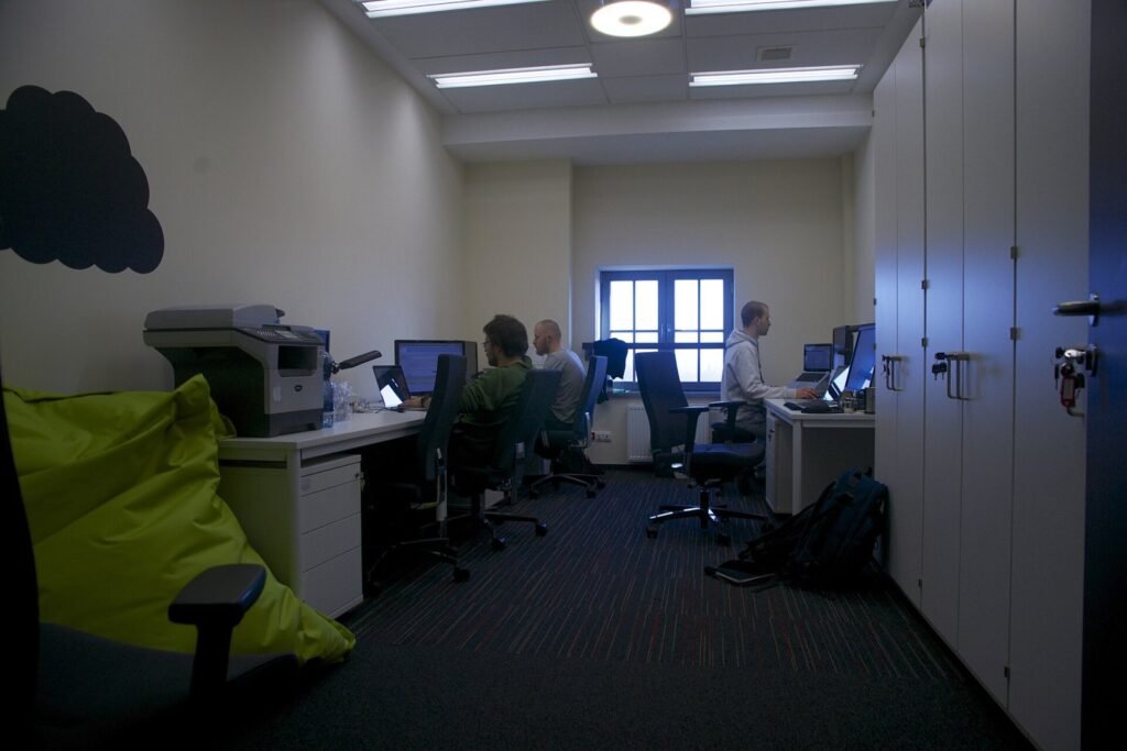 Sedentarismo: estudo associa 8 horas sentado a IMC mais alto Sedentarismo: estudo associa 8 horas sentado a IMC mais alto