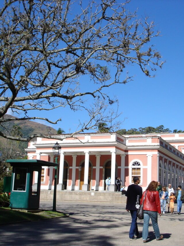 Petrópolis oferece vacina pneumocócica a idosos a partir de 85 anos